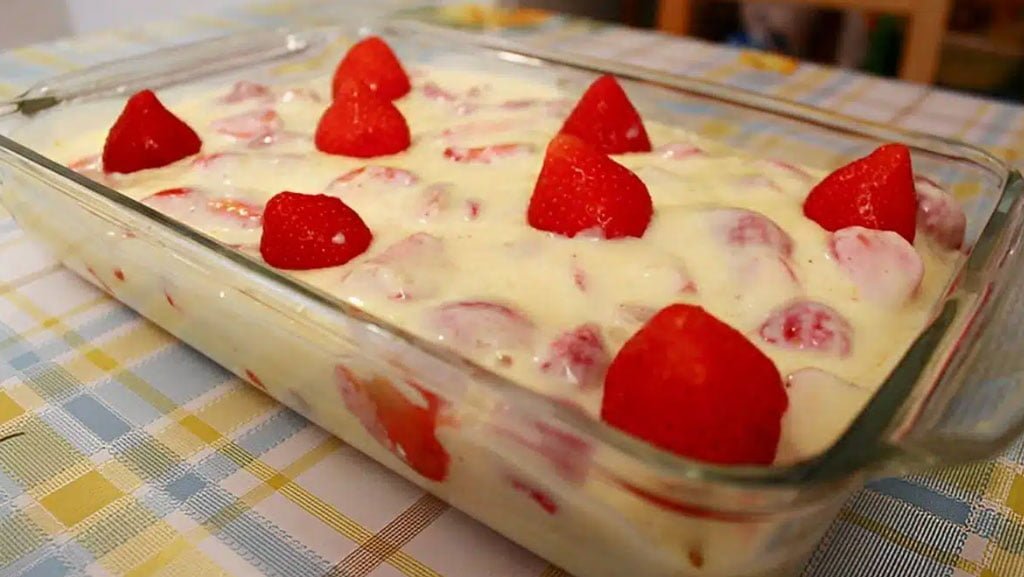 Pav De Morango F Cil E Pr Tico Essa Sobremesa Fica Divino