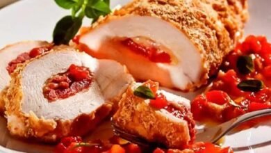 receita de Peito De Frango Recheado Com Pimentão e Linguiça